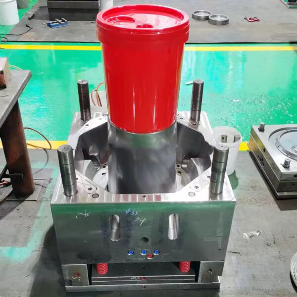 Customizing Various Plastic PP Bucket Part Manufacture