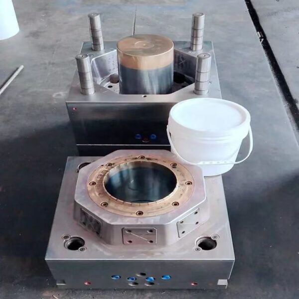 Customizing Various Plastic PP Bucket Part Manufacture
